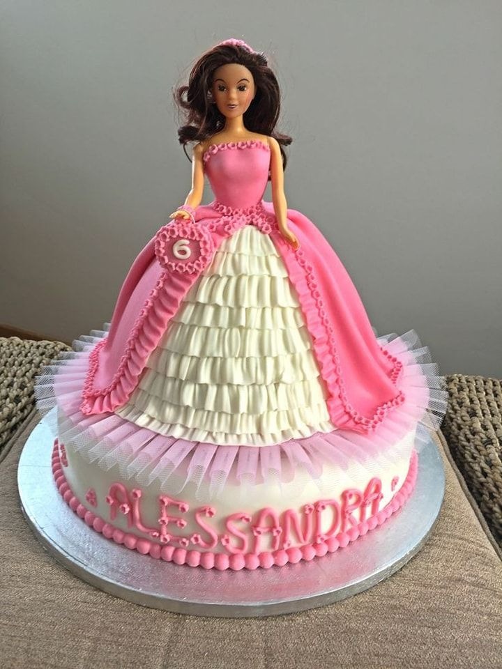 DOLL CAKE